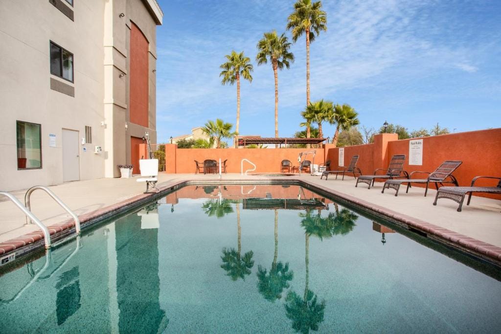 Holiday Inn Express & Suites Tucson North - Marana, by IHG — 4