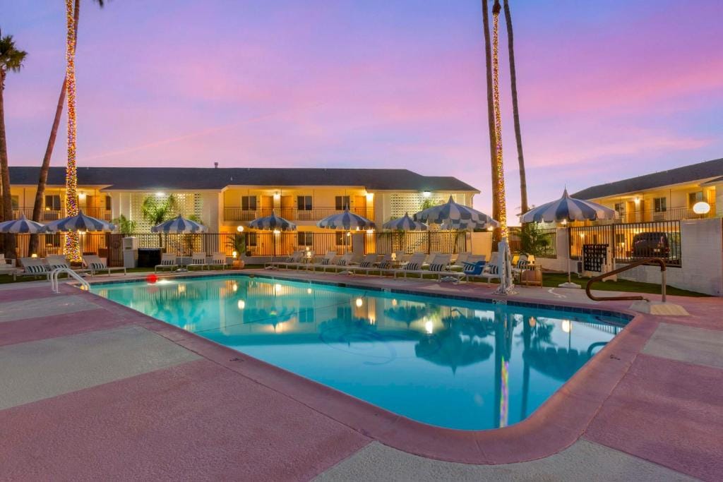 The Kennedy Tucson, SureStay Collection by Best Western — 1