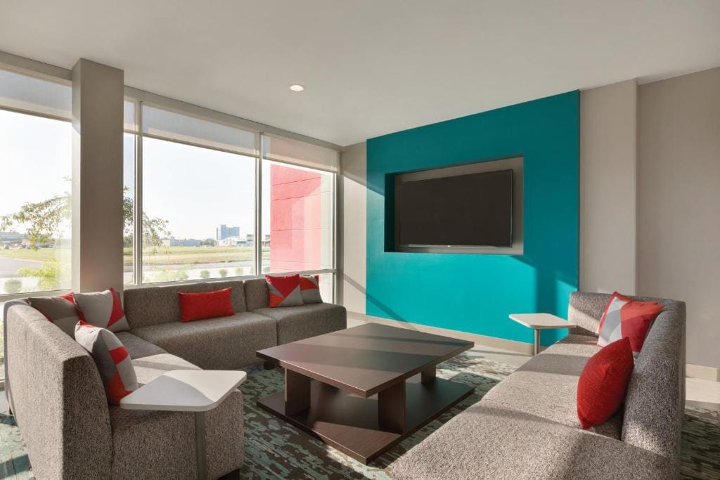 avid hotels - Tulsa Hills — 5
