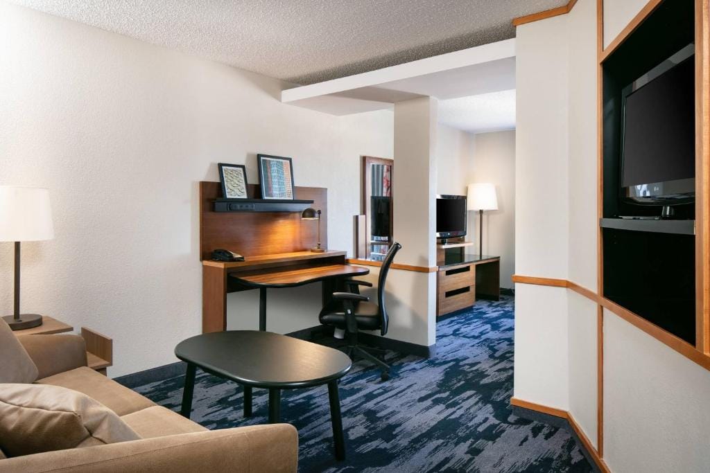 Fairfield Inn & Suites by Marriott Tulsa Central — 2