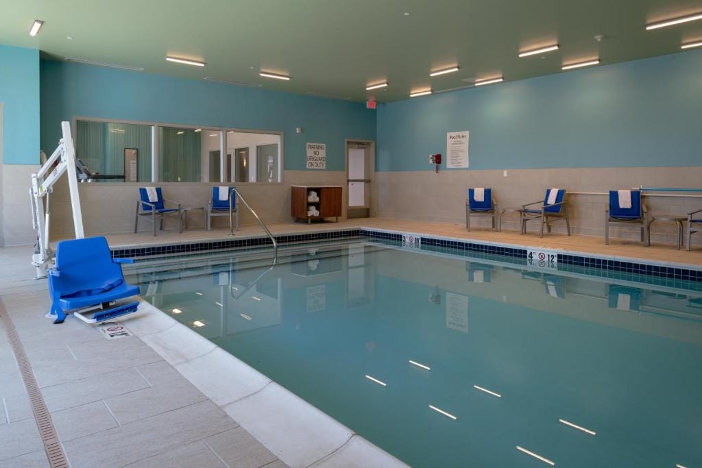 Holiday Inn Express & Suites - Tulsa Downtown - Arts District by IHG — 4