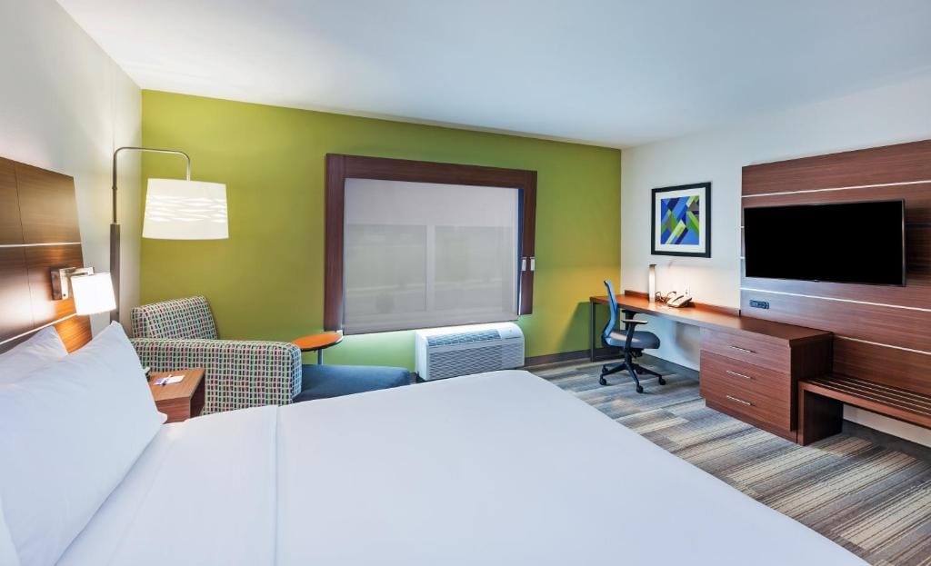 Holiday Inn Express & Suites Tulsa South - Woodland Hills by IHG — 2