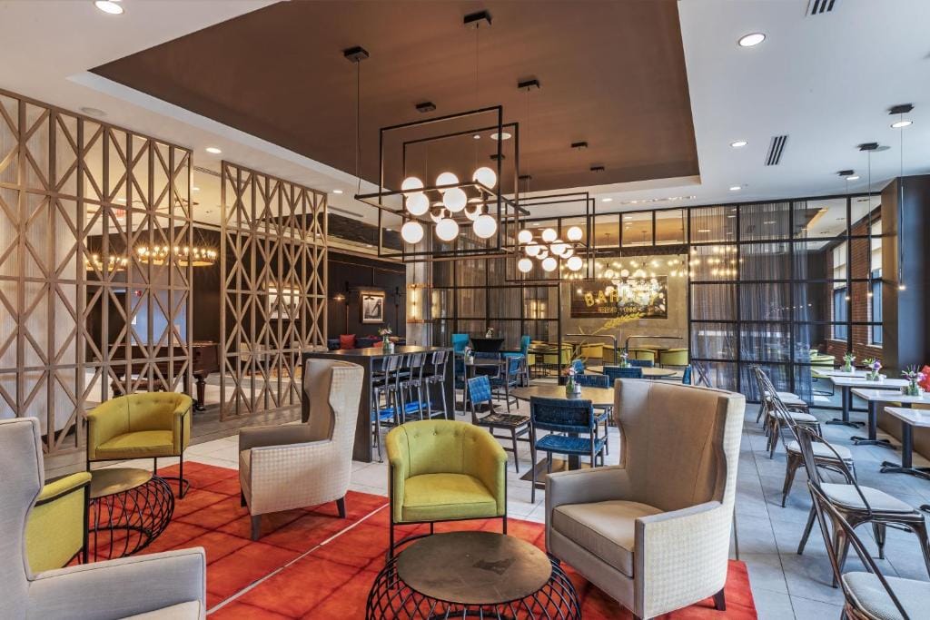 Hotel Indigo Tulsa DWTN/Entertainment Area — 3