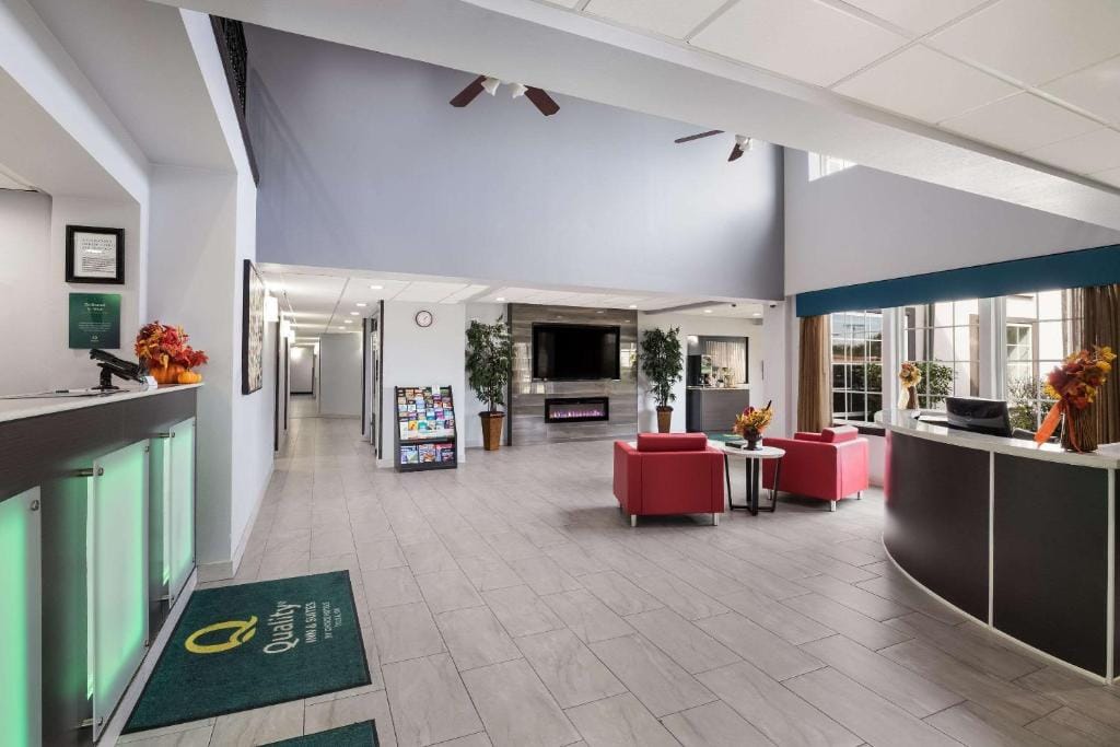 Quality Suites Tulsa I-44 — 5