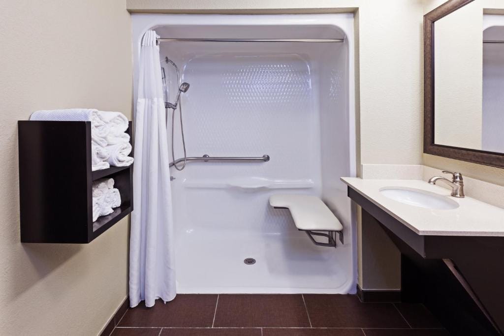 Staybridge Suites Tulsa-Woodland Hills by IHG — 3