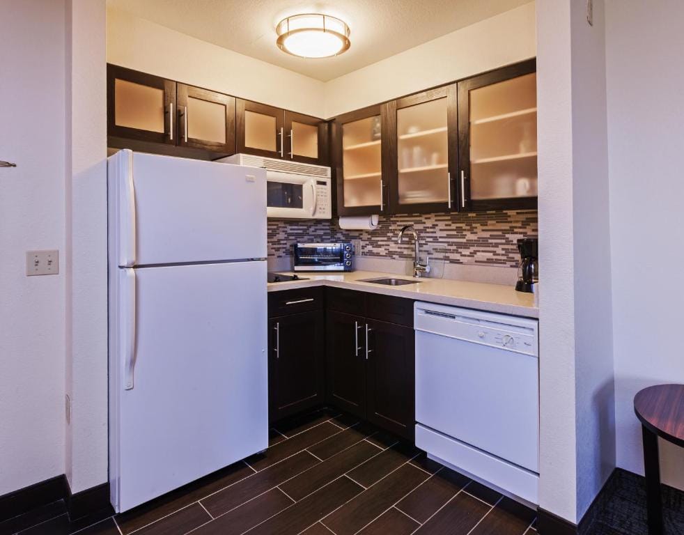 Staybridge Suites Tulsa-Woodland Hills by IHG — 4