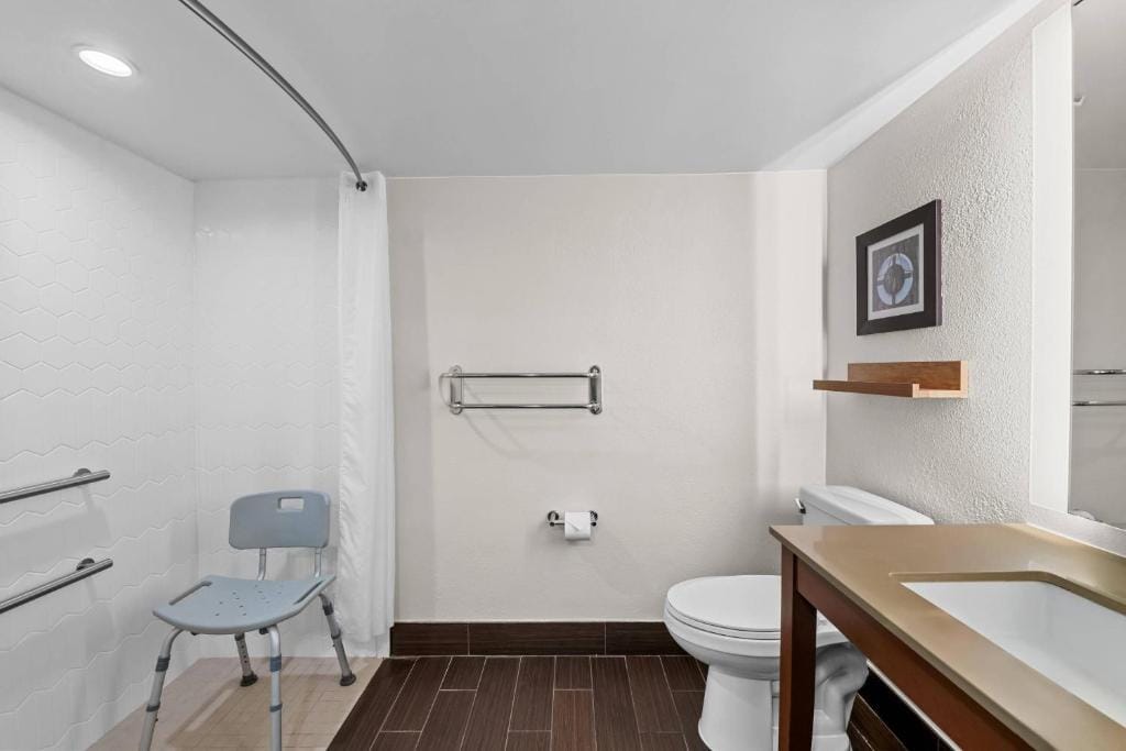 Country Inn & Suites by Radisson, Virginia Beach Oceanfront — 3