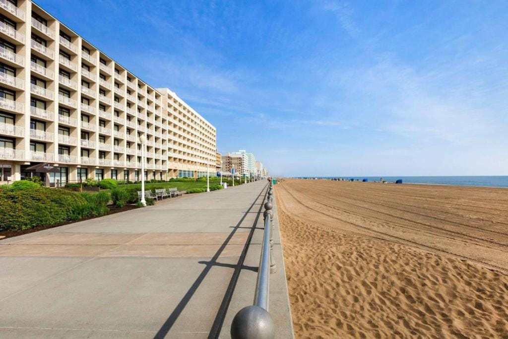 Country Inn & Suites by Radisson, Virginia Beach Oceanfront — 5