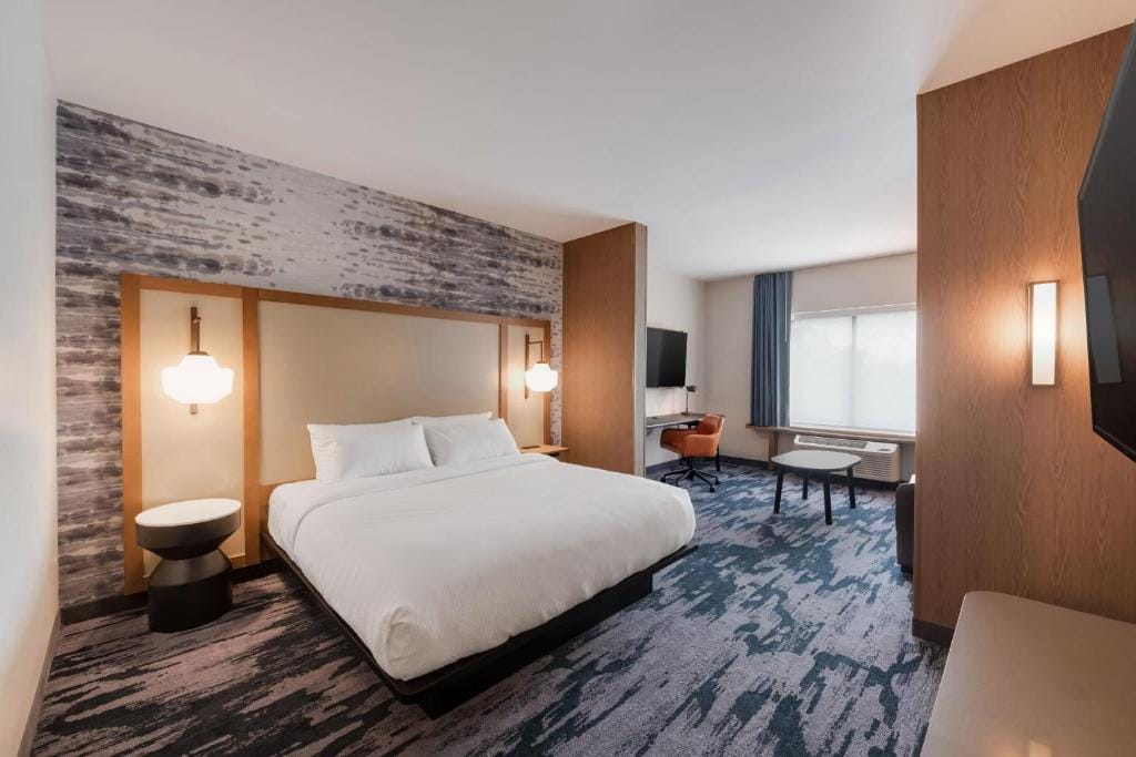 Fairfield by Marriott Inn & Suites Virginia Beach Town Center — 2
