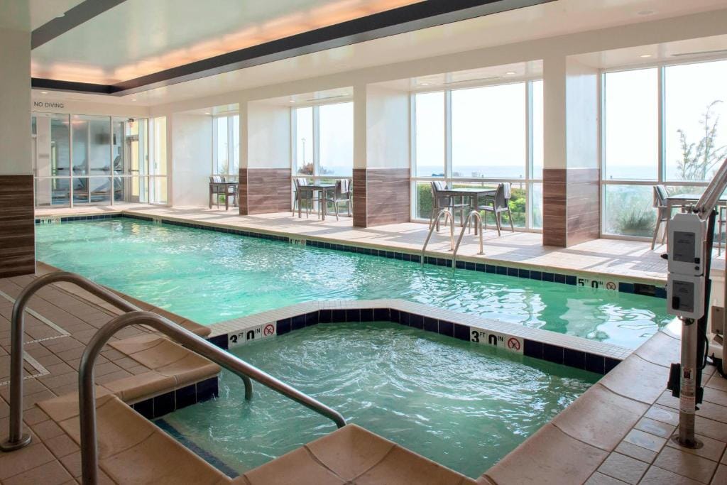 Fairfield Inn & Suites by Marriott Virginia Beach Oceanfront — 4