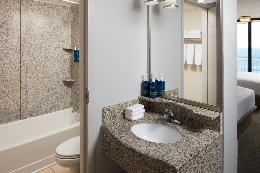 Four Points by Sheraton Virginia Beach Oceanfront — 3