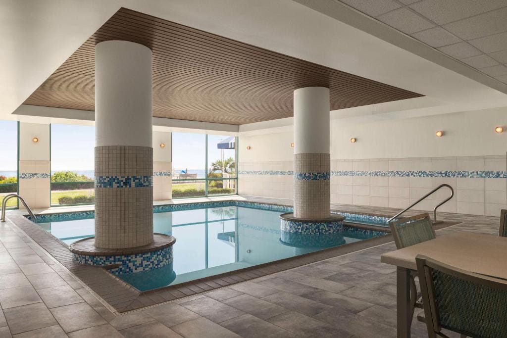 Hampton Inn Virginia Beach-Oceanfront South — 4