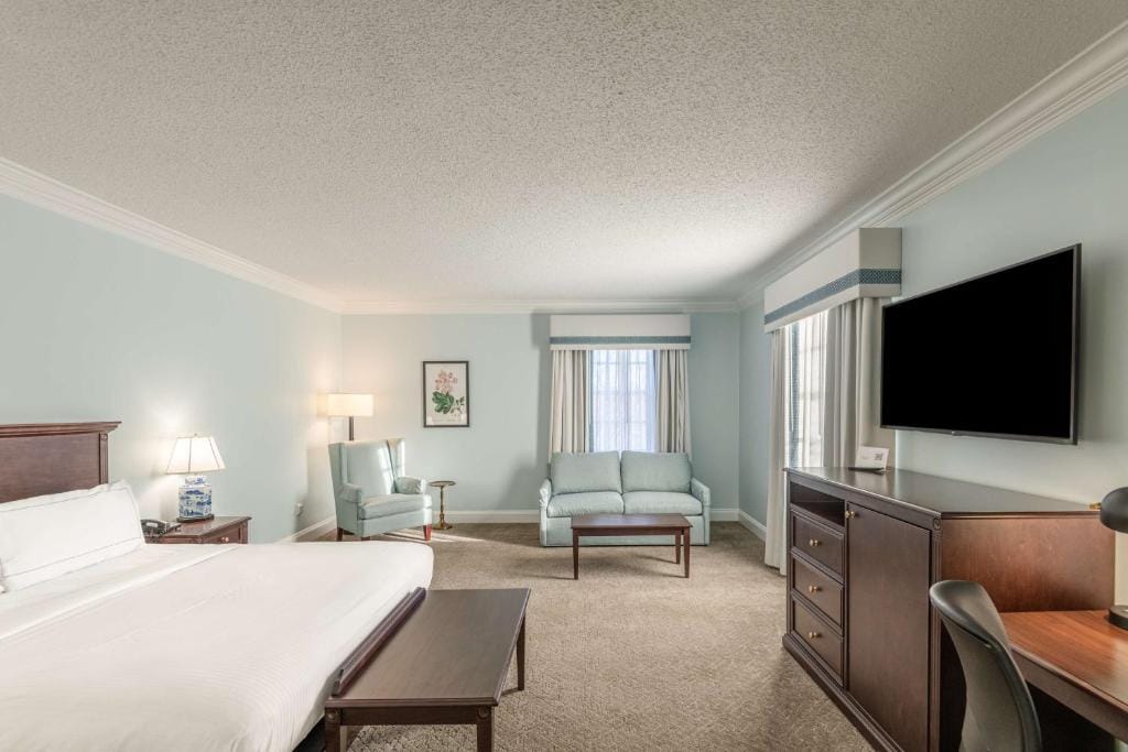 The Founders Inn & Spa Tapestry Collection By Hilton — 4