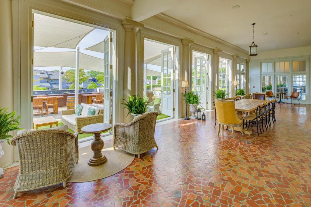 The Historic Cavalier Hotel and Beach Club Autograph Collection — 4