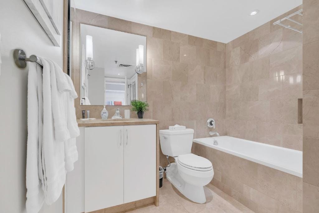 Heaven on Washington Fully Furnished Apartments — 3