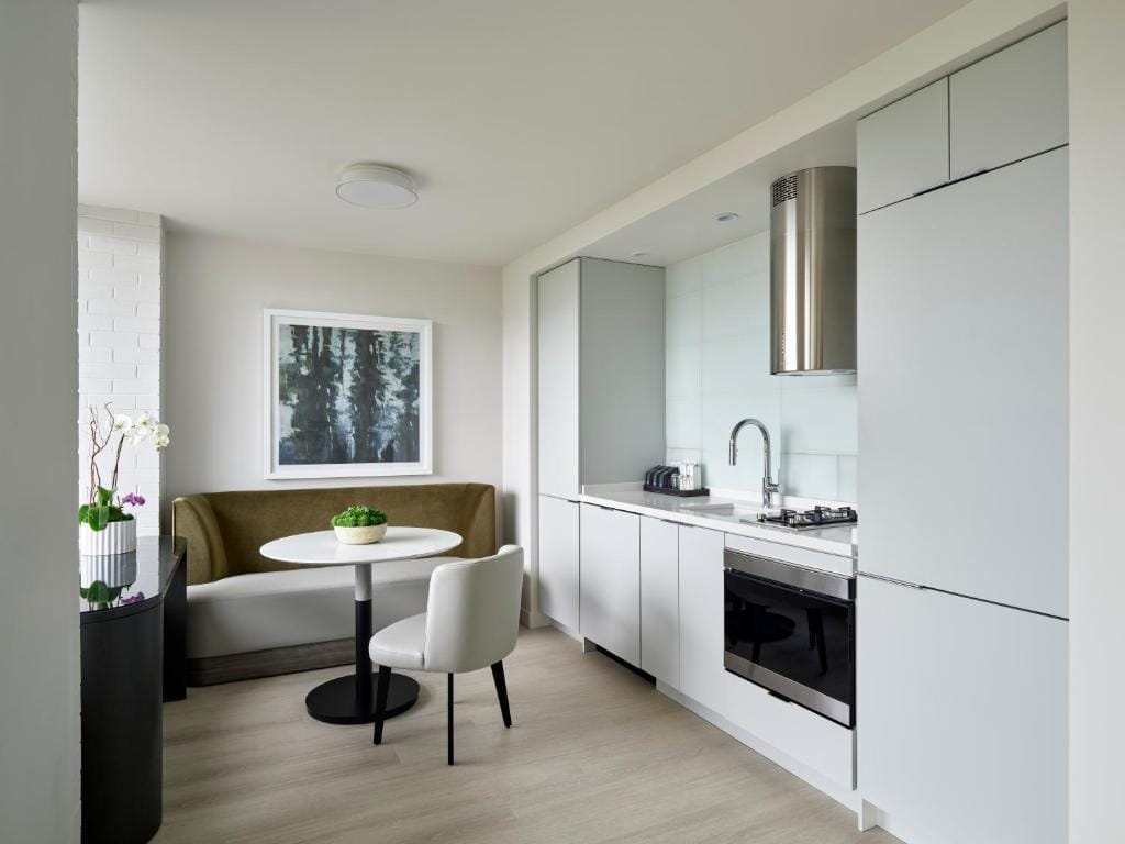 Hotel AKA Washington Circle — 4
