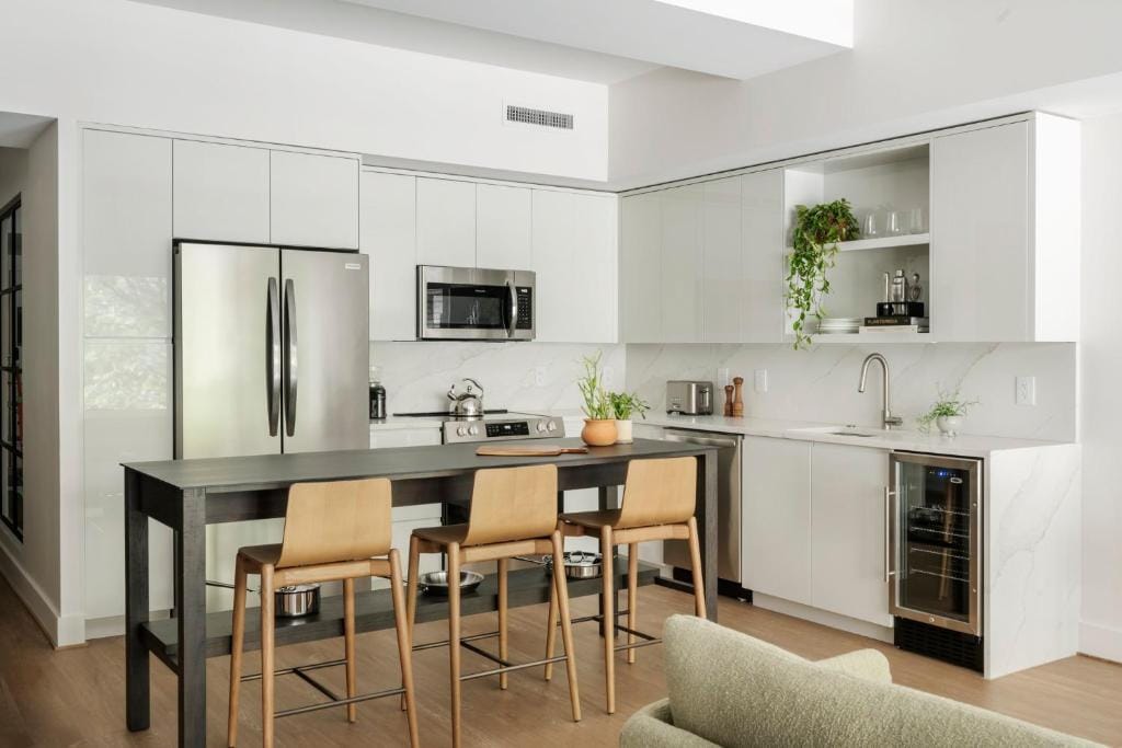 ROOST White House — 4