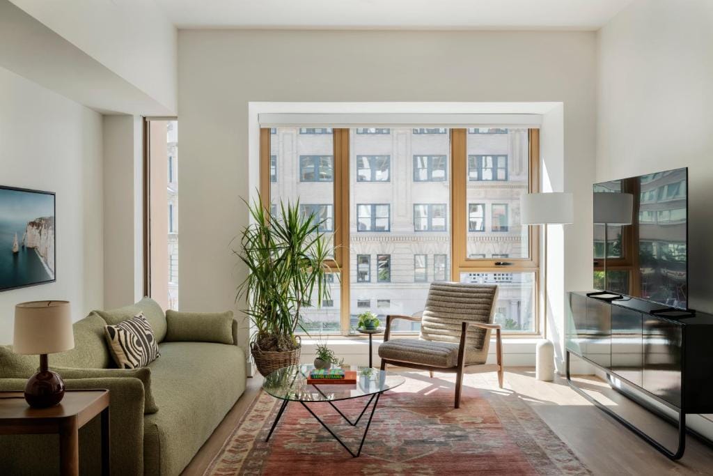 ROOST White House — 5