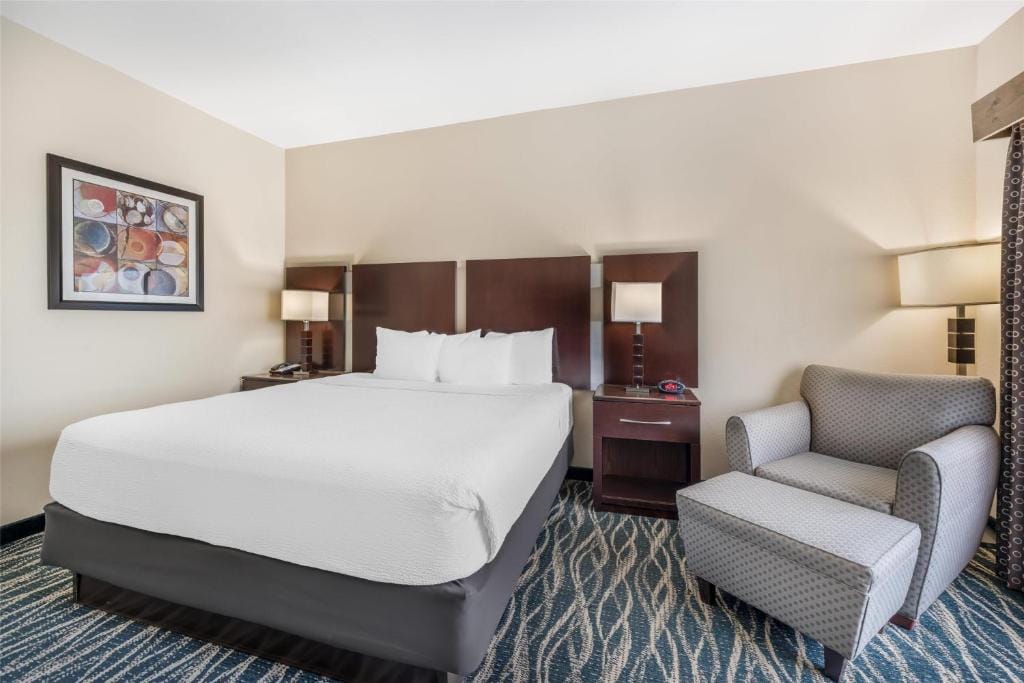 Best Western Plus Eastgate Inn & Suites — 2