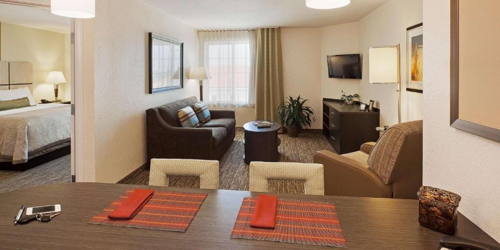 Candlewood Suites Wichita - Airport by IHG — 4