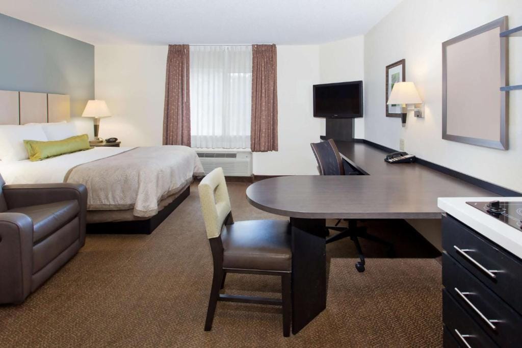 Candlewood Suites Wichita - Airport by IHG — 5