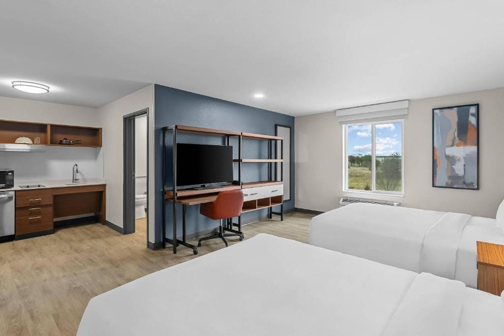 Everhome Suites Wichita Northeast by Choice Hotels — 2