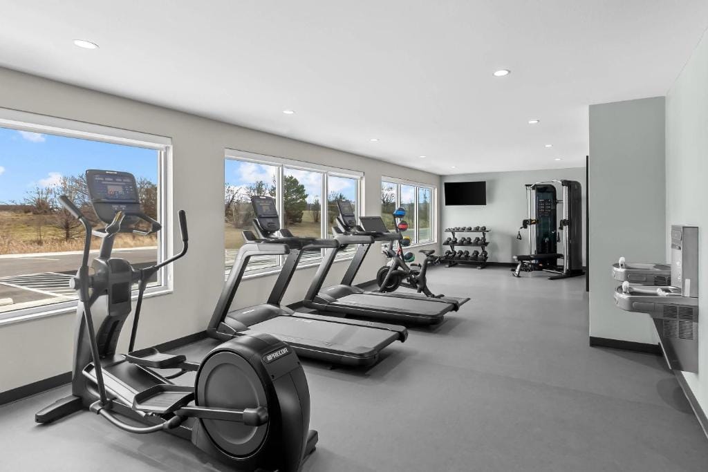 Everhome Suites Wichita Northeast by Choice Hotels — 5