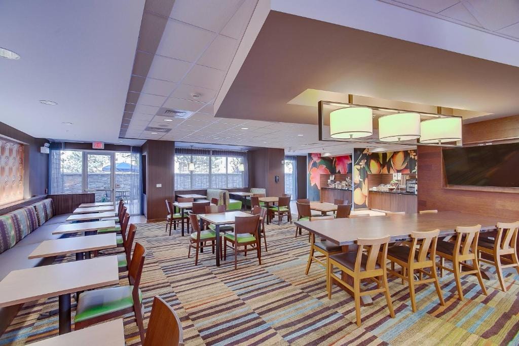 Fairfield Inn & Suites By Marriott Wichita East — 5