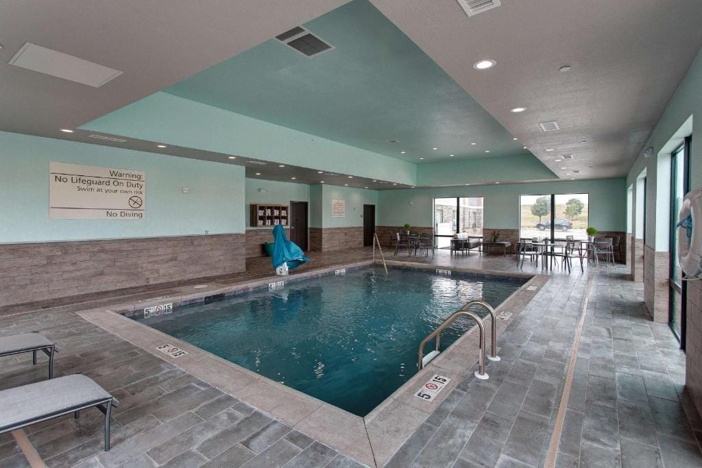 Hampton Inn & Suites-Wichita/Airport, KS — 4