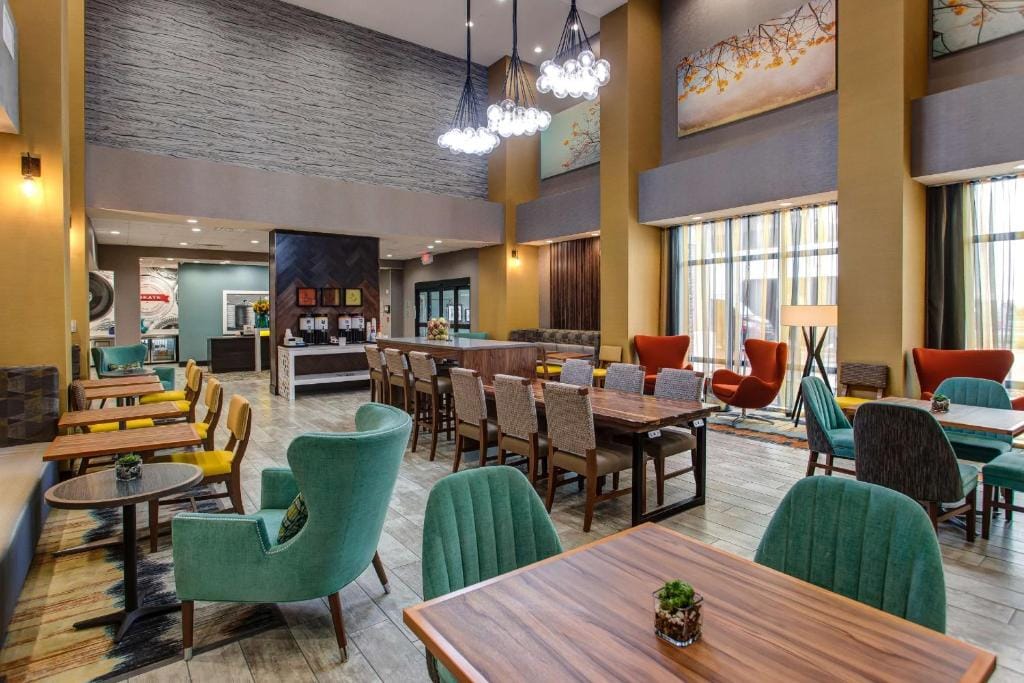 Hampton Inn & Suites-Wichita/Airport, KS — 5