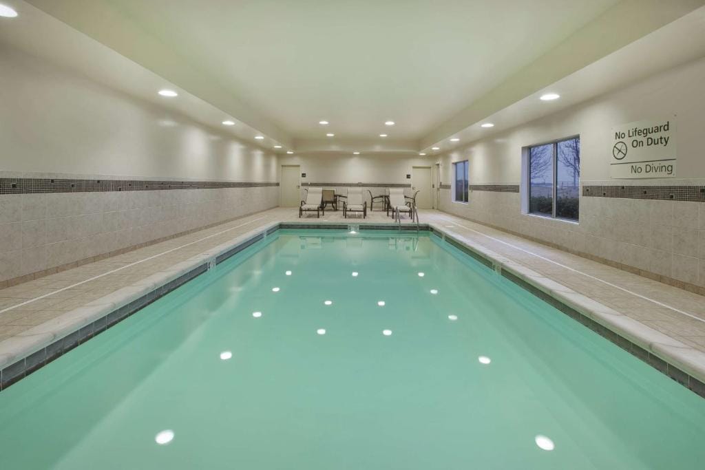 Hampton Inn & Suites Wichita-Northeast — 4