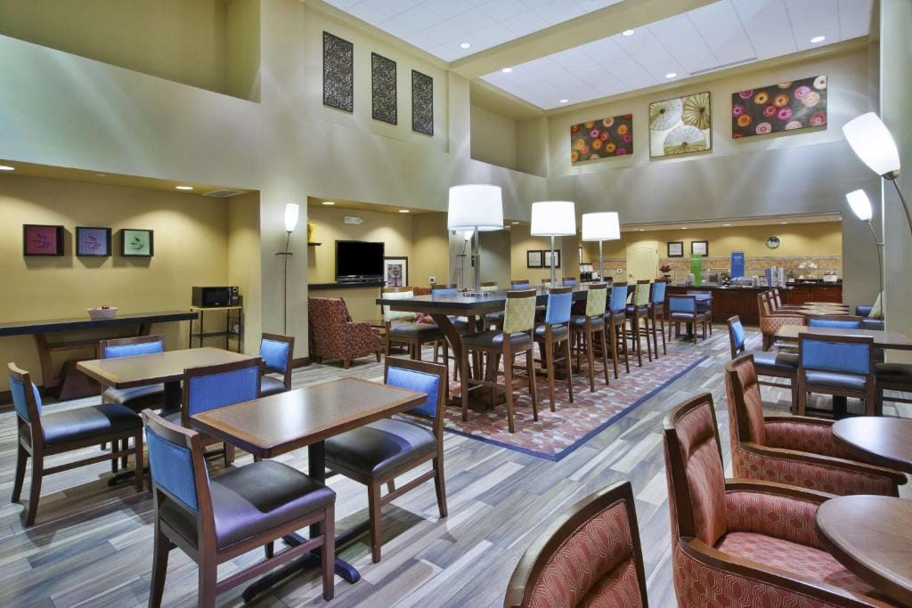 Hampton Inn & Suites Wichita-Northeast — 5