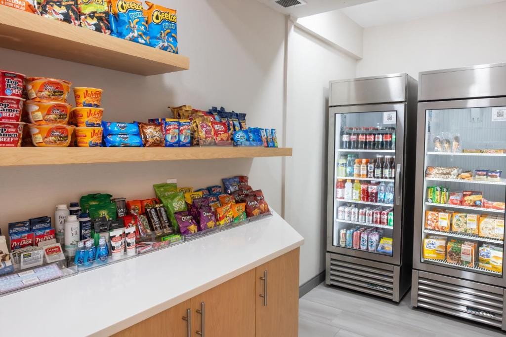 Holiday Inn Express Hotel & Suites Wichita Airport by IHG — 5