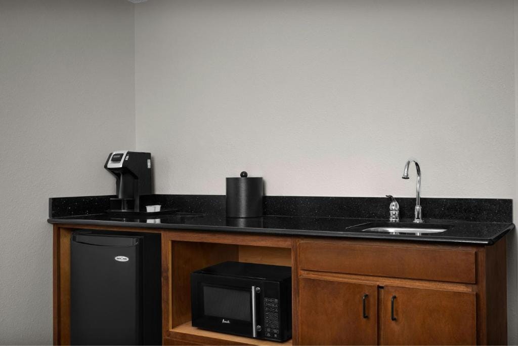 Fairfield Inn and Suites by Marriott Winston-Salem Hanes Mall — 3