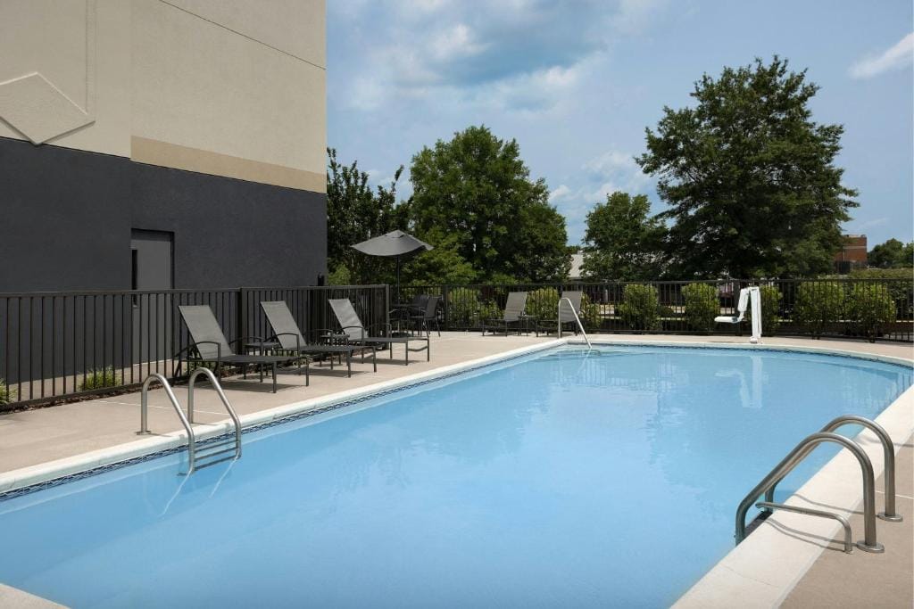 Fairfield Inn and Suites by Marriott Winston-Salem Hanes Mall — 4
