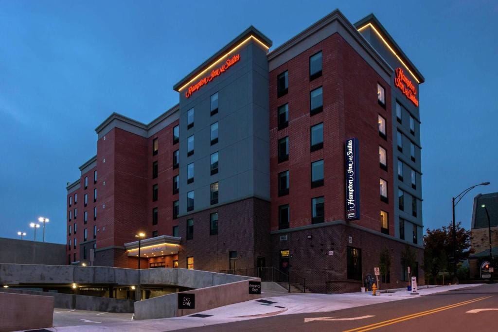 Hampton Inn & Suites Winston-Salem Downtown — 5