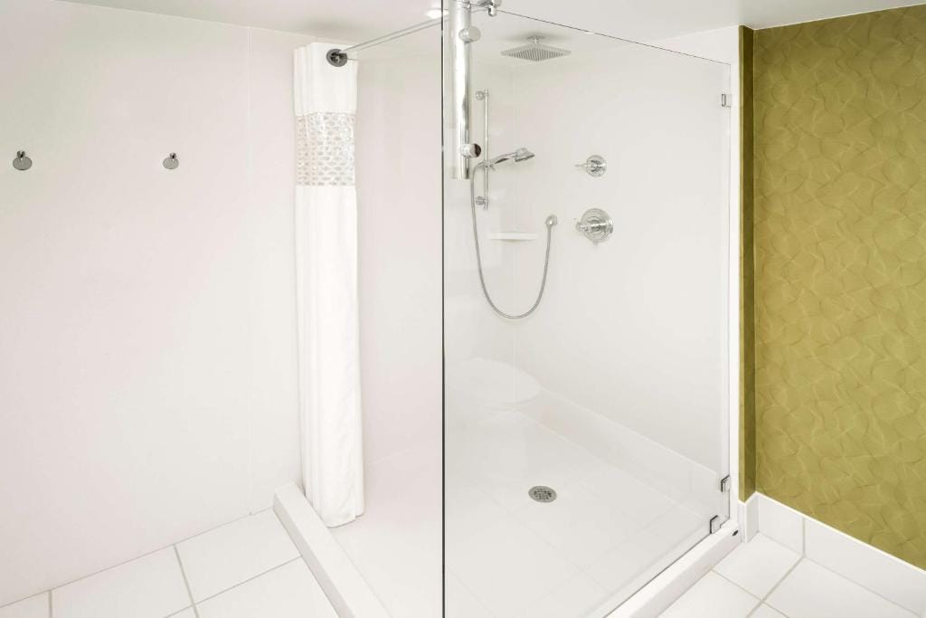 Hampton Inn Winston-Salem Hanes Mall — 3