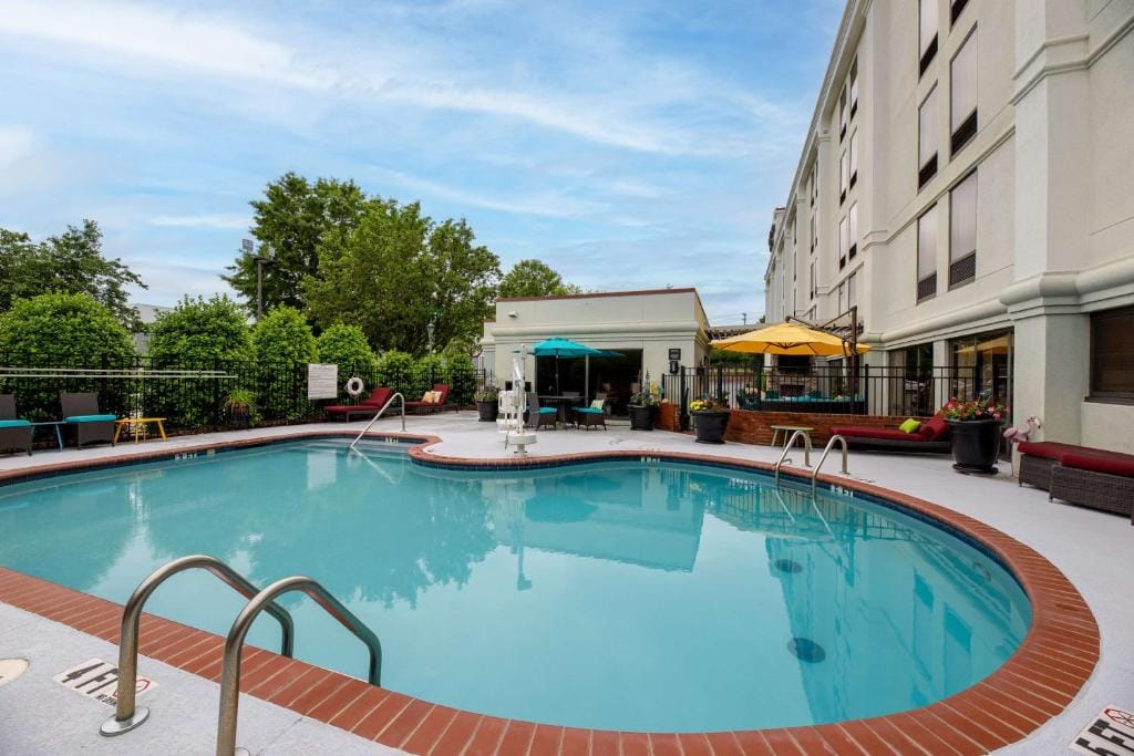 Hampton Inn Winston-Salem Hanes Mall — 4