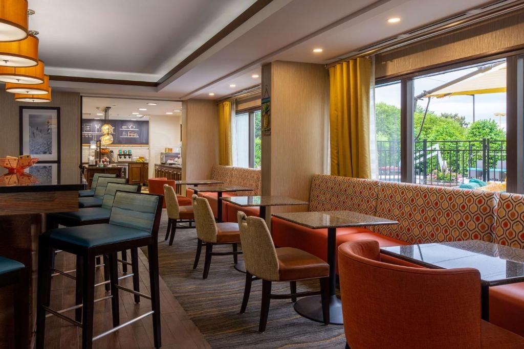 Hampton Inn Winston-Salem Hanes Mall — 5