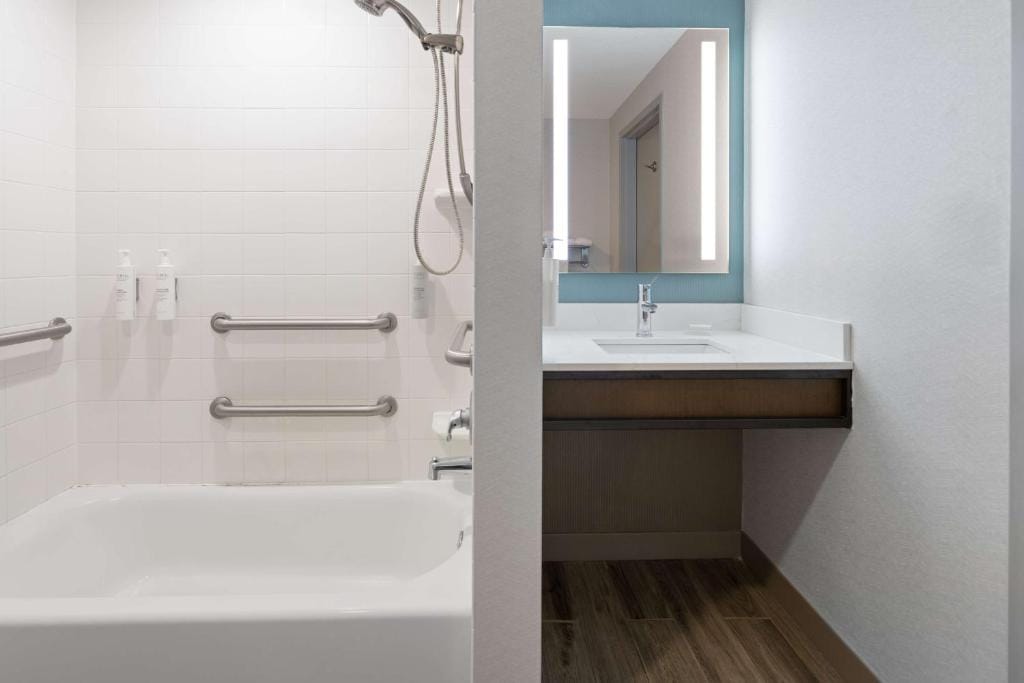 Hilton Garden Inn Winston-Salem/Hanes Mall — 3