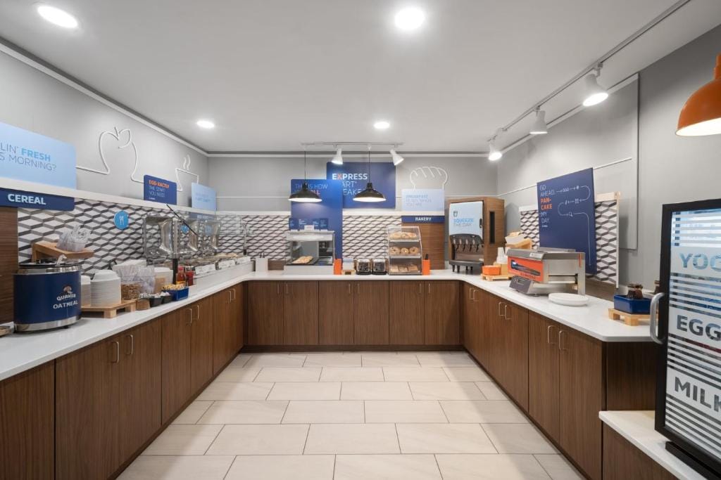 Holiday Inn Express Winston-Salem by IHG — 5